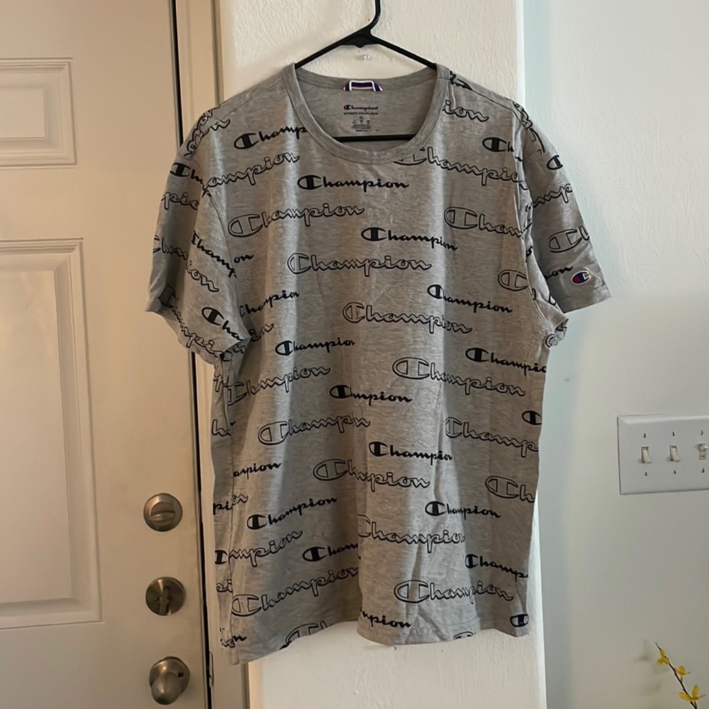 Champion T-Shirt Size XL